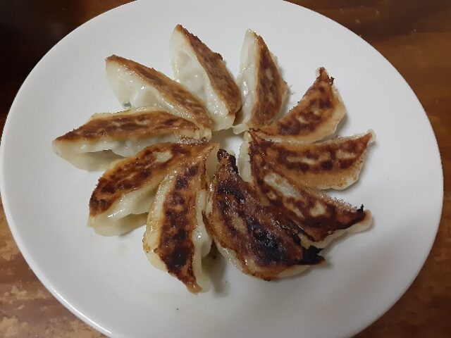 持ち帰り冷凍餃子や生餃子の販売所別・自宅近辺で購入して食べ比べてみた