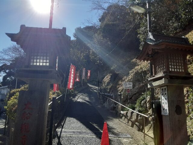 大船駅から見える観音像の気になる噂、ご利益・御朱印・心霊について調べてみた